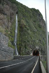 vandfald og tunnel